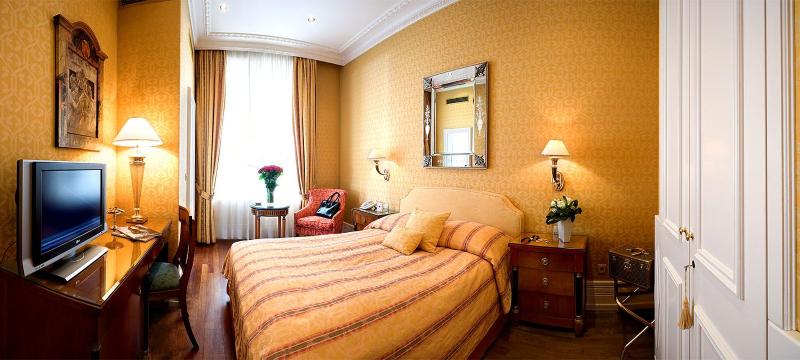 Superior Double or Twin Room image 3