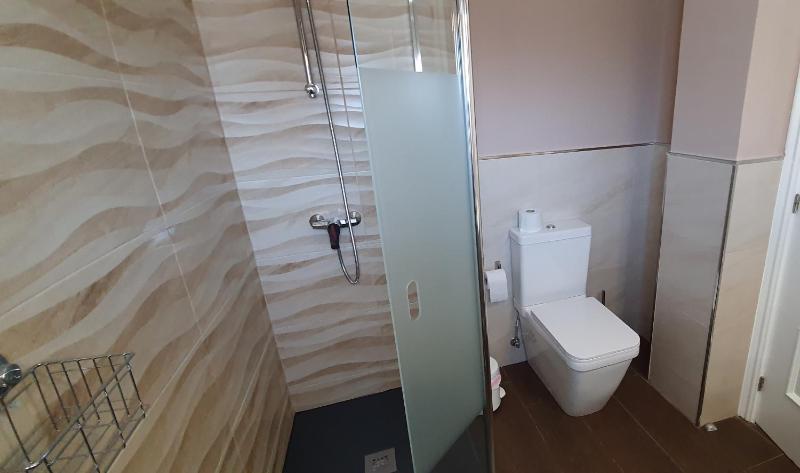 Single Room image 4