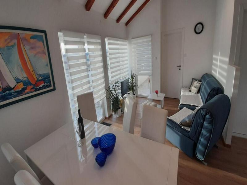 Five-Bedroom Villa with Pool image 2