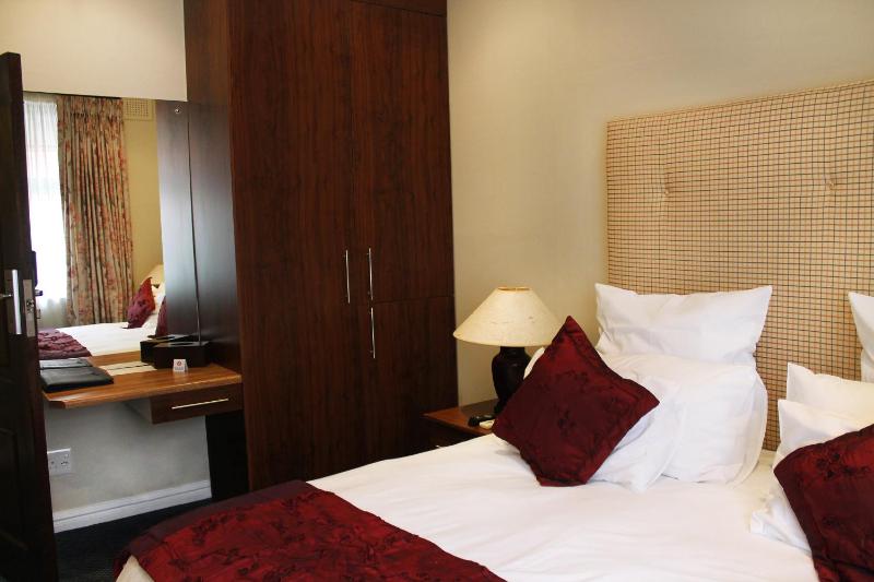 Silver Oaks Boutique Hotel - image 10