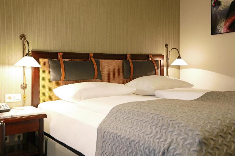Standard Double Room image 4