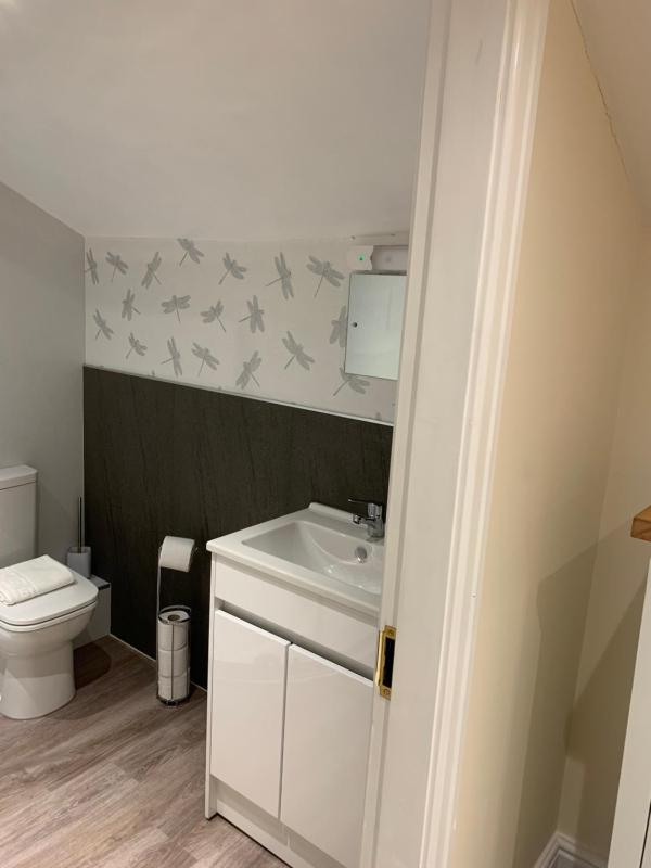 Twin Room image 4