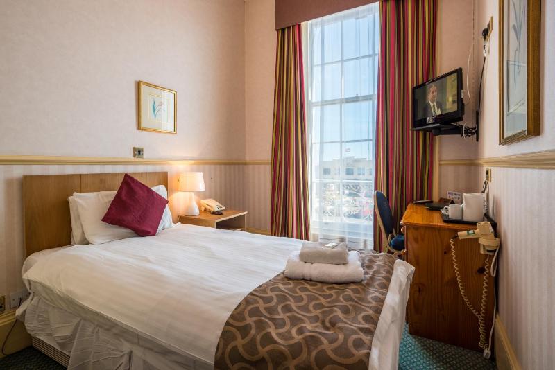 Single Room with Sea View image 4
