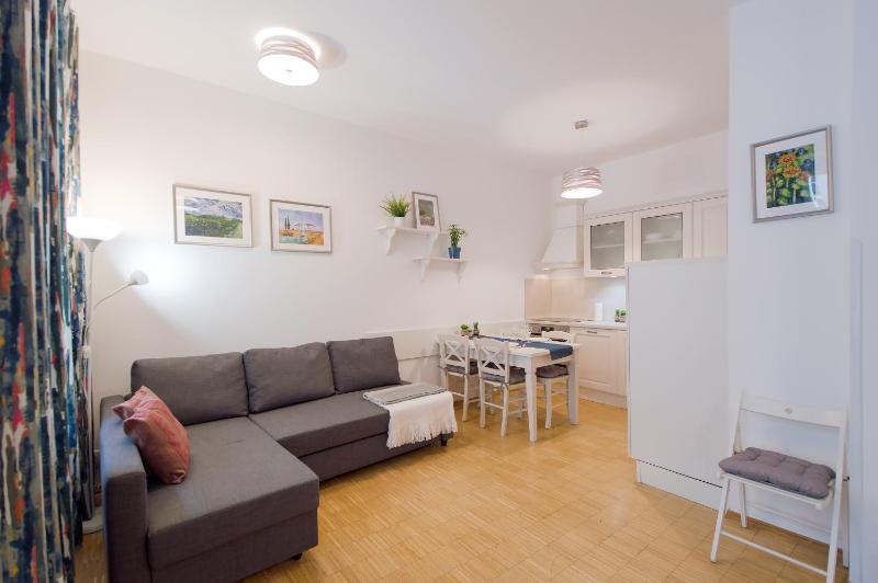 Modern Apartment Charvátova - image 15
