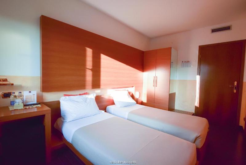 Triple Room image 1