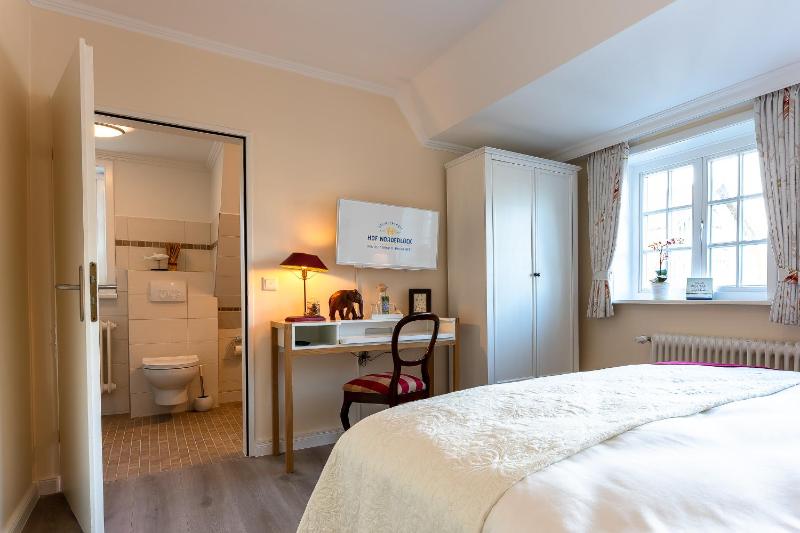 Deluxe Double Room image 3