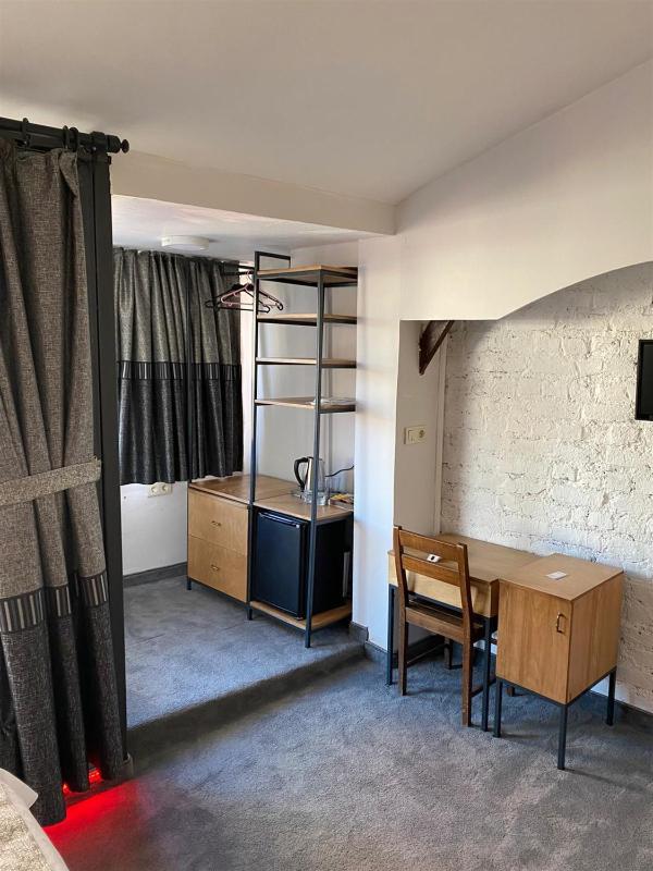Double Room with Balcony (2 Adults + 1 Child) image 4