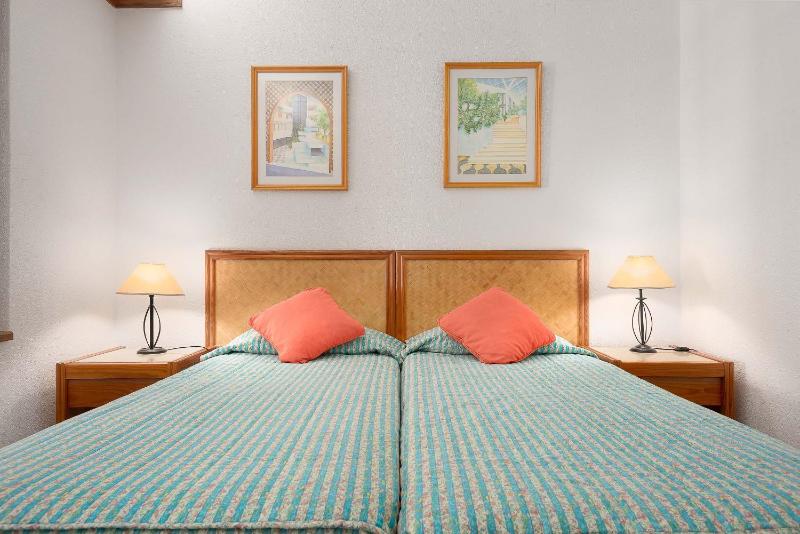 Deluxe Room image 1