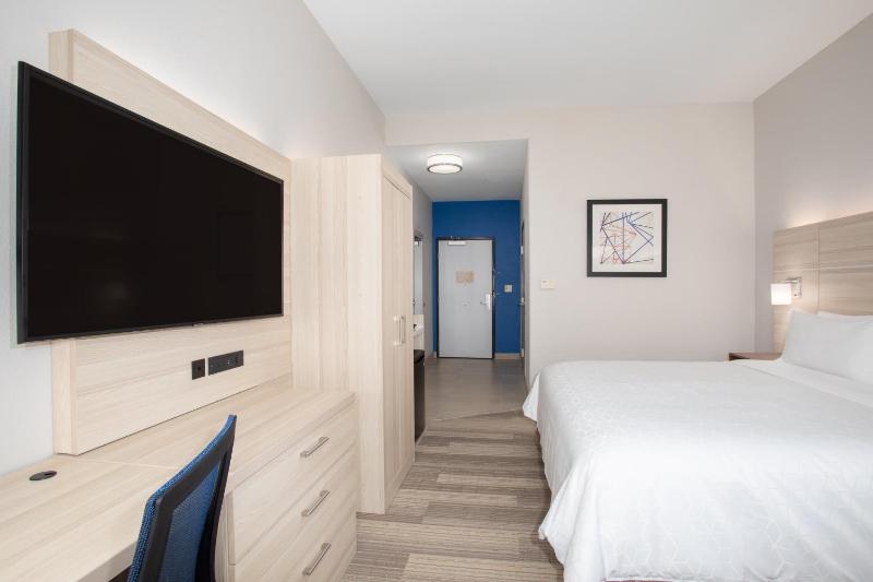 King Room - Mobility Access/Hearing Accessible image 2