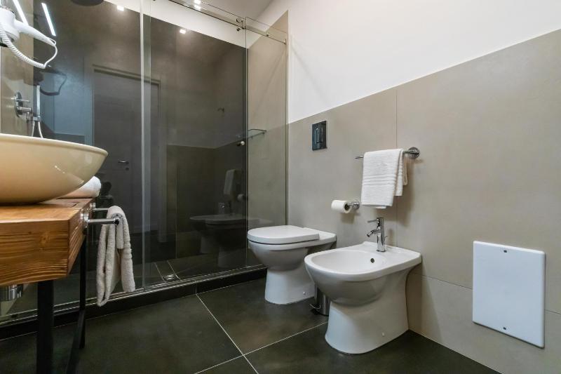 Superior Double Room image 3