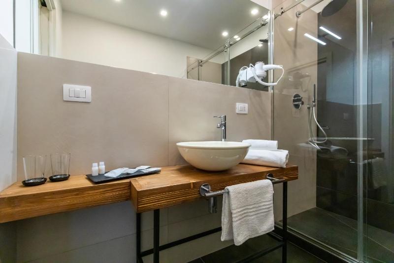 Superior Double Room image 4