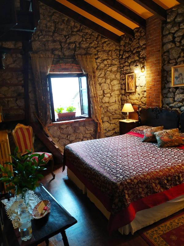Double Room image 1