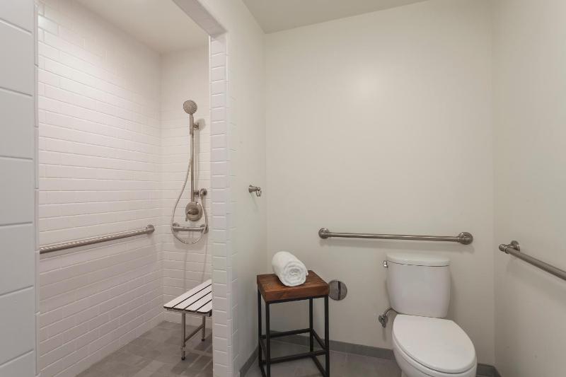 Room with 2 Double Beds, Roll-in Shower, Patio - Accessible  image 2