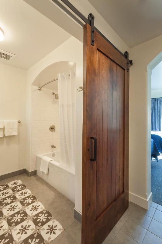 Room with 2 Double Beds, Balcony image 3