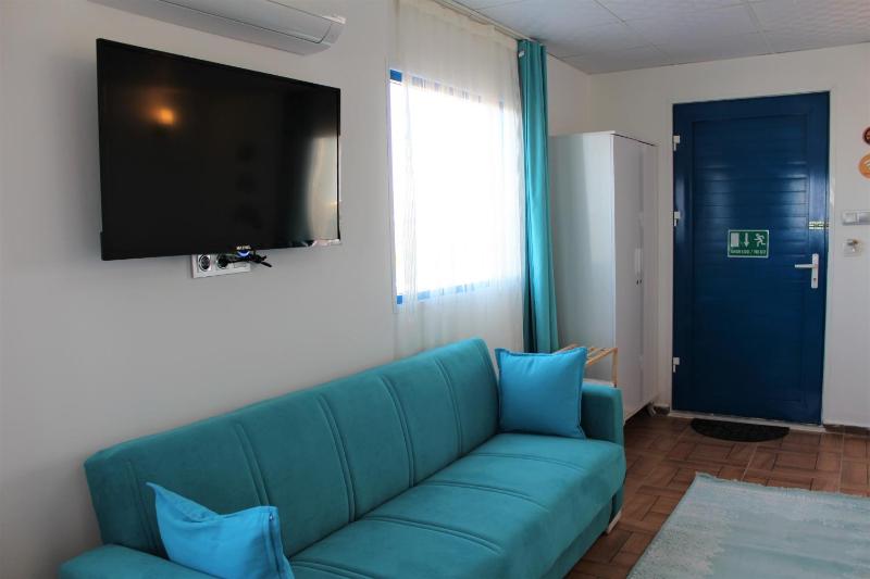 Quadruple Room with Sea View image 3
