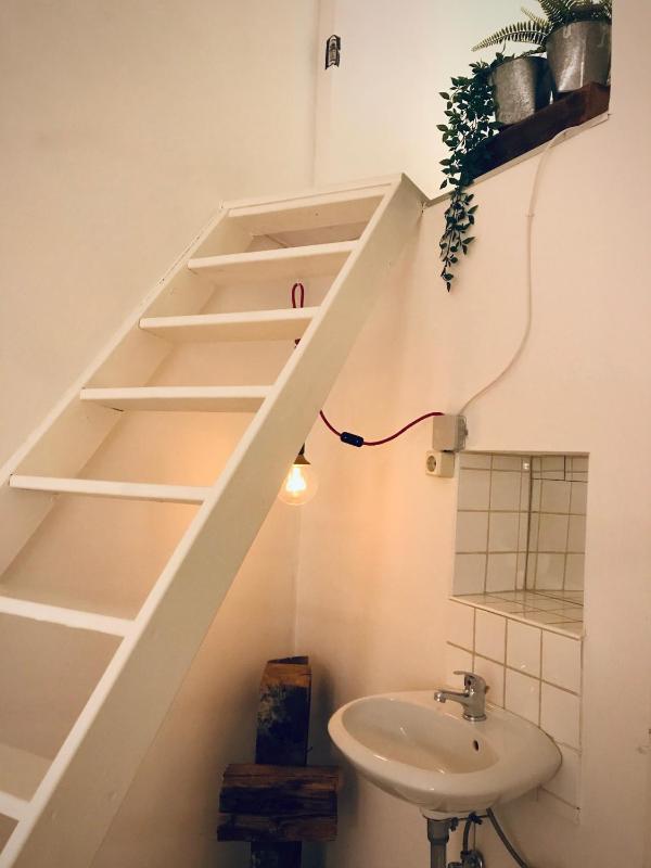 Double Room with Shared Bathroom image 4