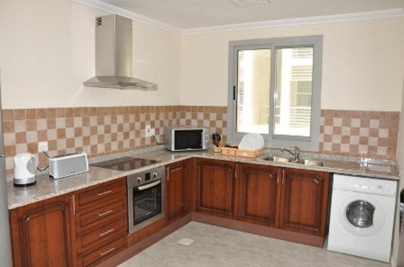 One-Bedroom Suite image 3