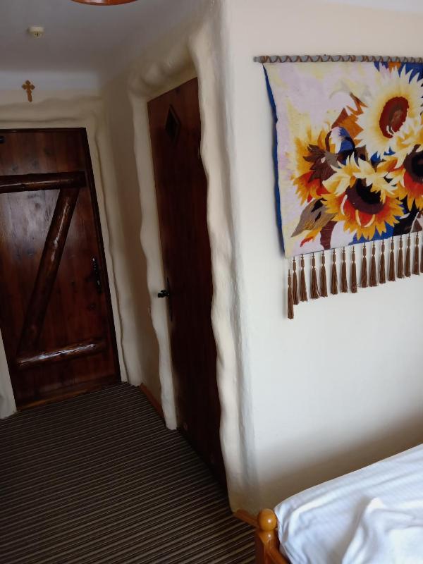 Standard Double or Twin Room image 4