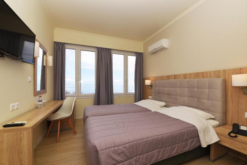 Double or Twin Room with Sea View image 4