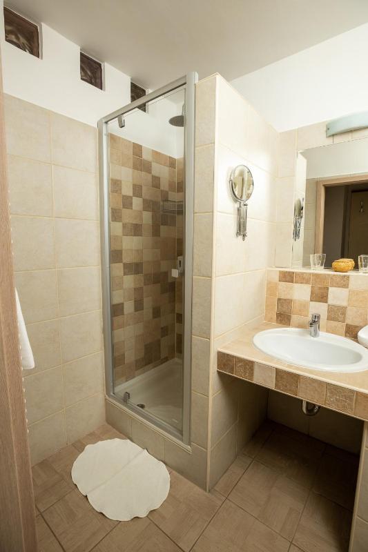 Double or Twin Room image 3