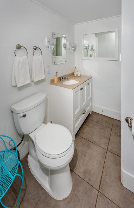 Double Room with Private External Bathroom image 4