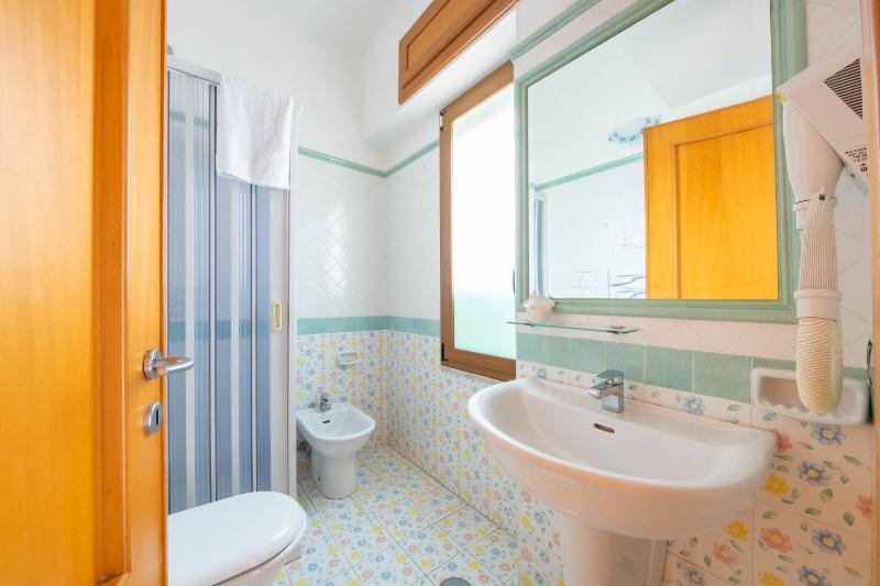 Deluxe Double Room with Balcony image 2