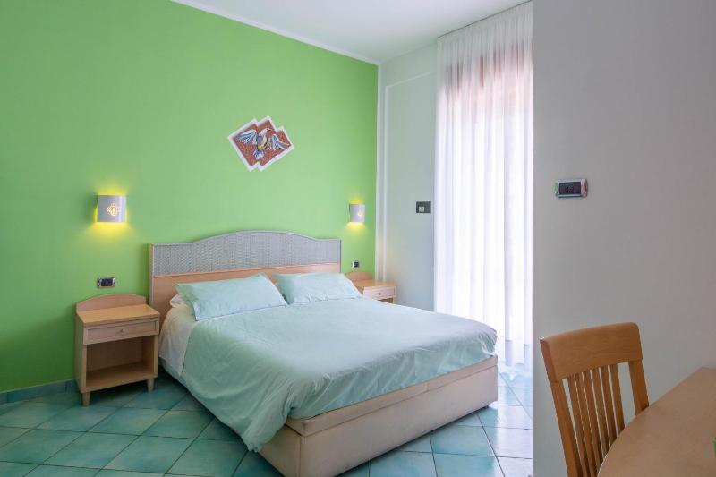Double Room with Terrace image 3