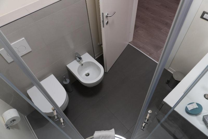 Deluxe Double Room image 2