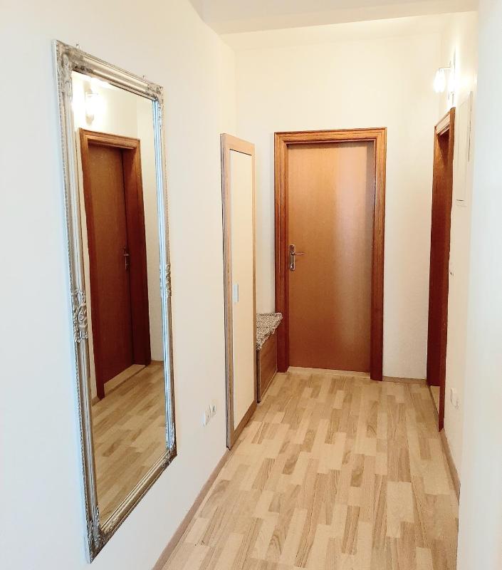 Three-Bedroom Apartment with Terrace and Sea View image 2