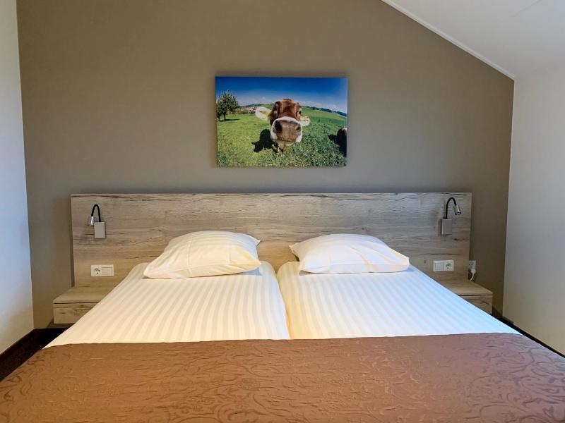 One-Bedroom Apartment image 1