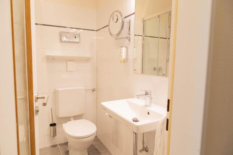 Single Room image 2