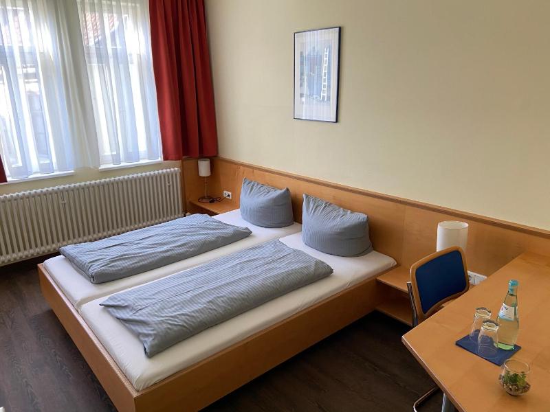 Double Room image 2