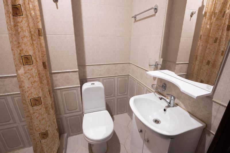 Standard Twin Room image 1