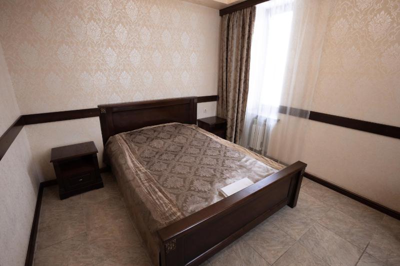 Double Room image 3