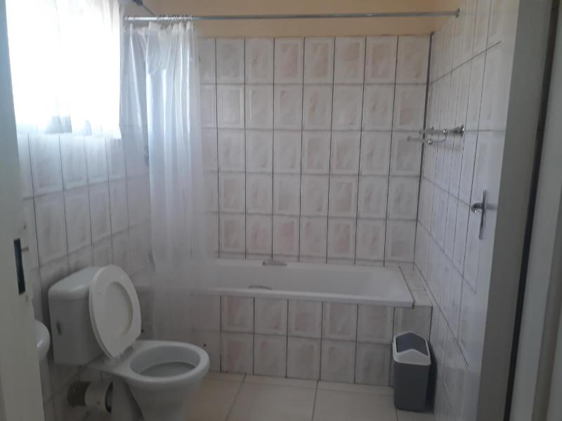 Chitova’s Guesthouse - image 4