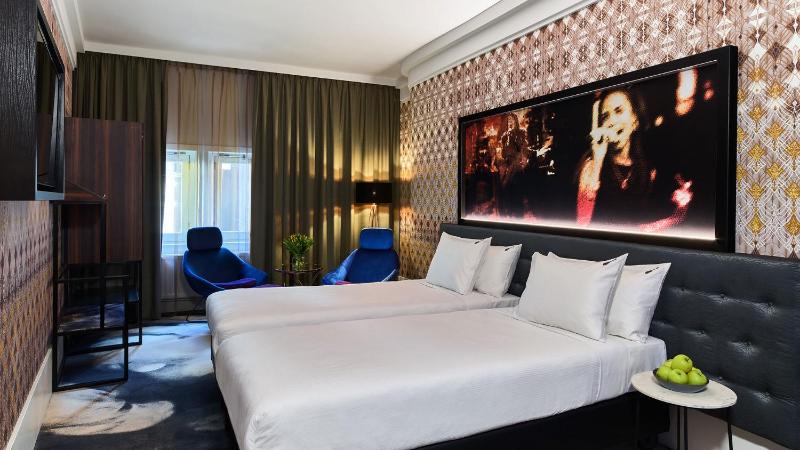 Deluxe Twin Room image 3