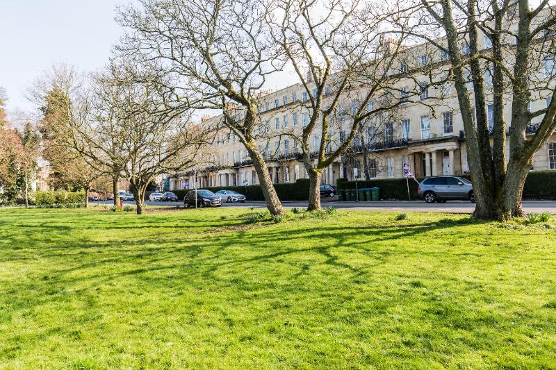 Luxury Apartment - 18 Lansdown Crescent - image 10