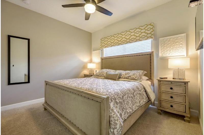 Four-Bedroom Townhome Davenport - image 25