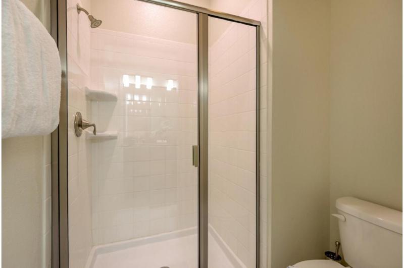 Four-Bedroom Townhome Davenport - image 14