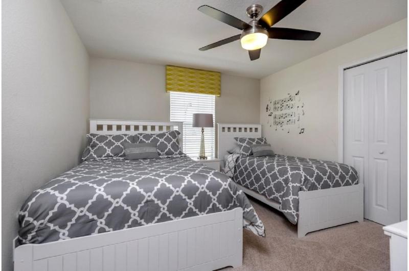 Four-Bedroom Townhome Davenport - image 22