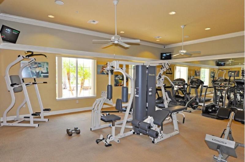 Four-Bedroom Townhome Davenport - image 10