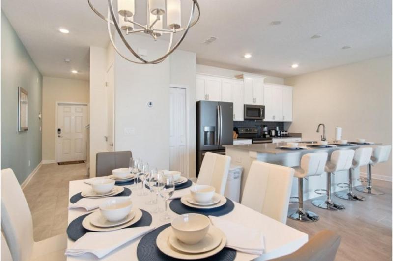 Four-Bedroom Townhome Davenport - image 21