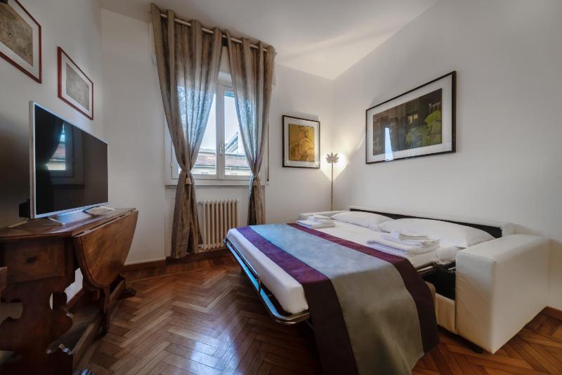 One-Bedroom Apartment image 2