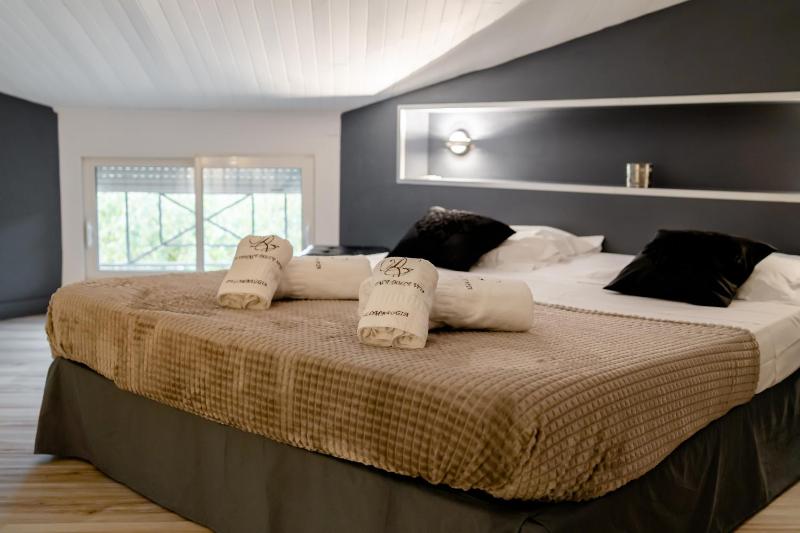 One-Bedroom House image 2