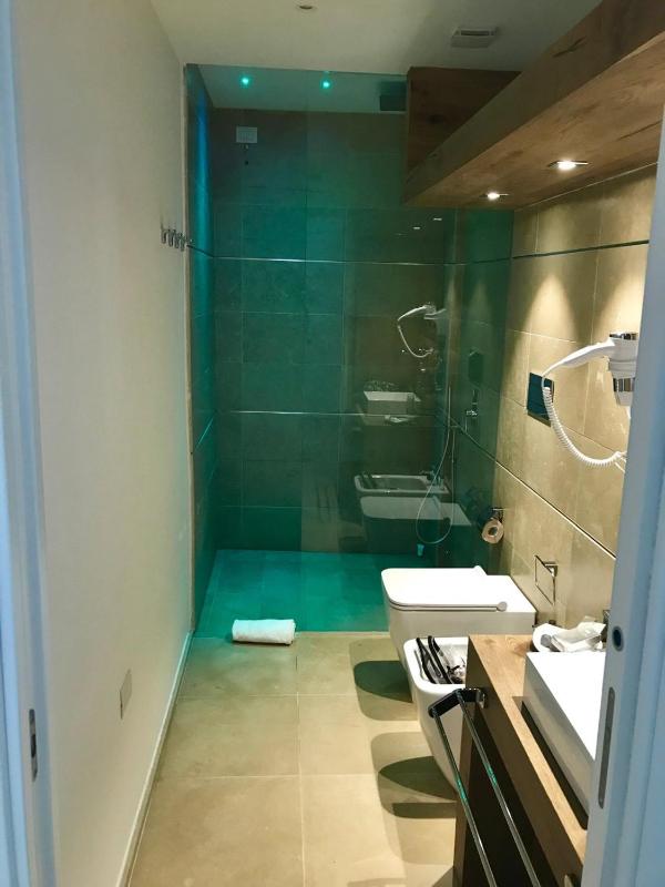 Suite with Spa Access image 2