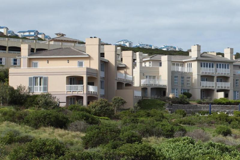 Pinnacle Point Beach & Golf - Penthouse & Villa - image 4