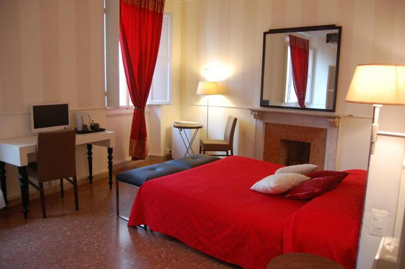 Superior Double Room image 1