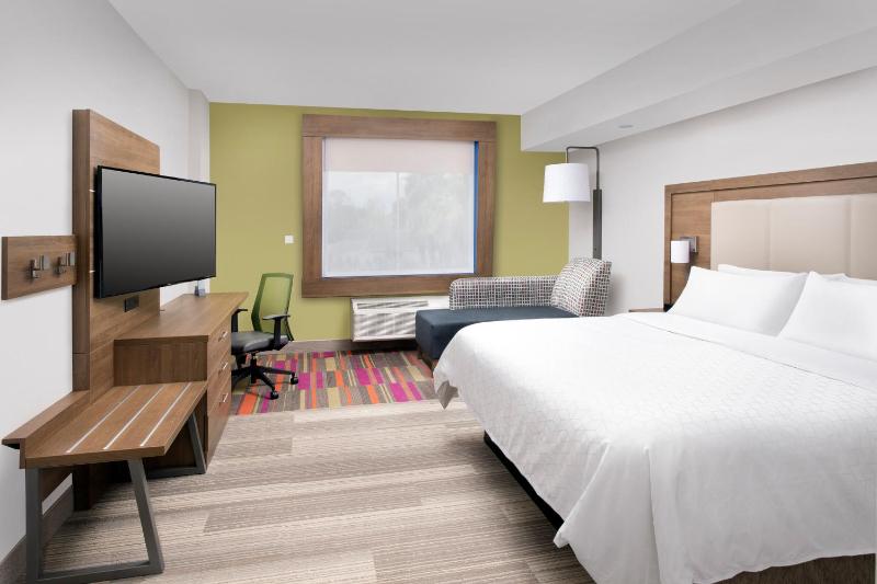 King Room - Mobility Access/Hearing Accessible image 2