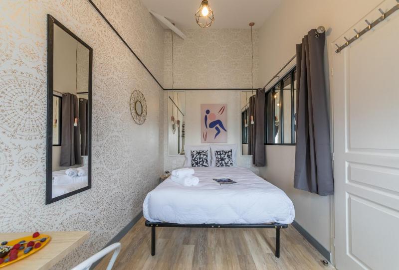 Two-Room Apartment image 1