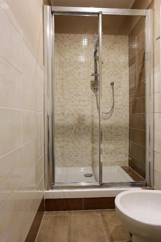 Quadruple Room image 2